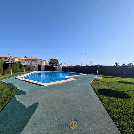 Διαμέρισμα Traditional First Floor With Com Pool Pf13